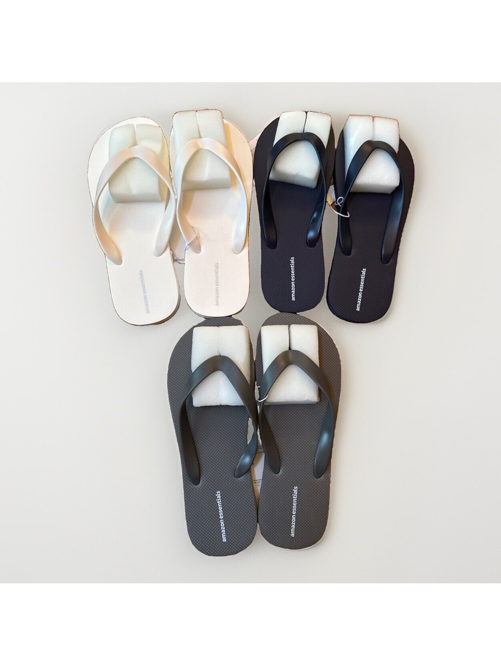 New 3 Pairs Amazon Essentials Flip Flops Kids  Unisex Size 5 White Blue Gray
